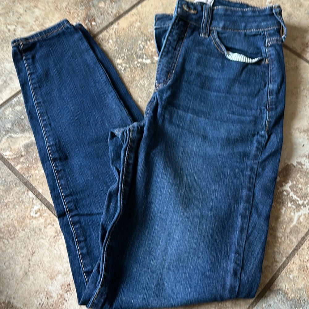 Size 7 SO curvy jeans fits closer to size 5